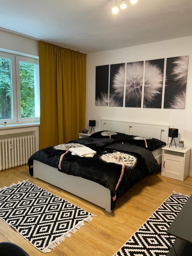Studio Apartment Dandelion Братислава Екстер'єр фото