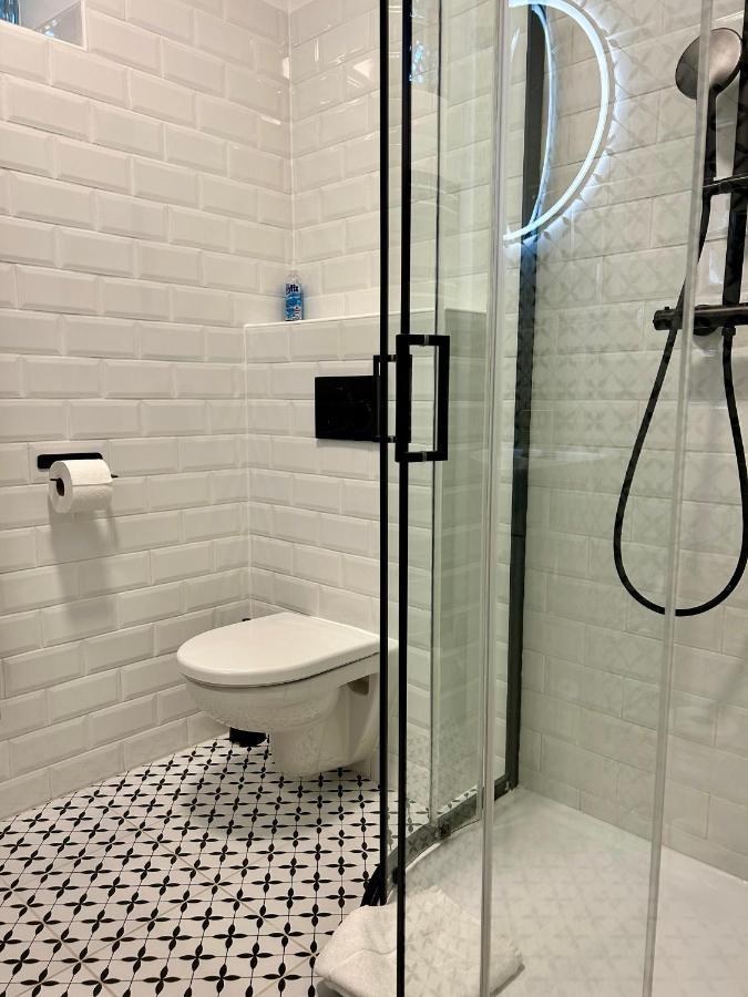 Studio Apartment Dandelion Братислава Екстер'єр фото